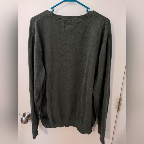 Men's Tommy Hilfiger V-neck Sweater - Picture 4 of 4